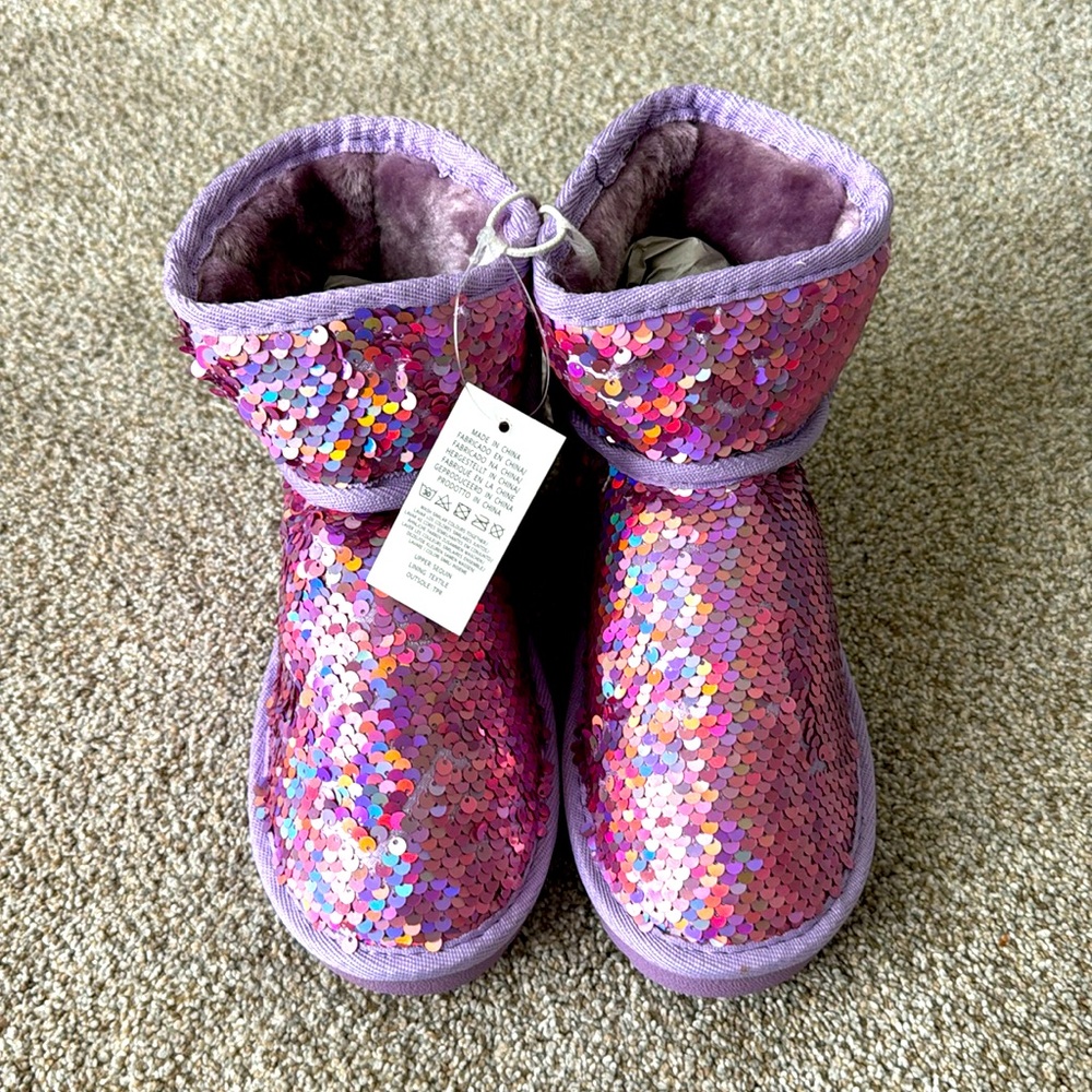 NWT Girl's Pink and Purple Sequin Lined Snow Boots (Size: Girls 2)